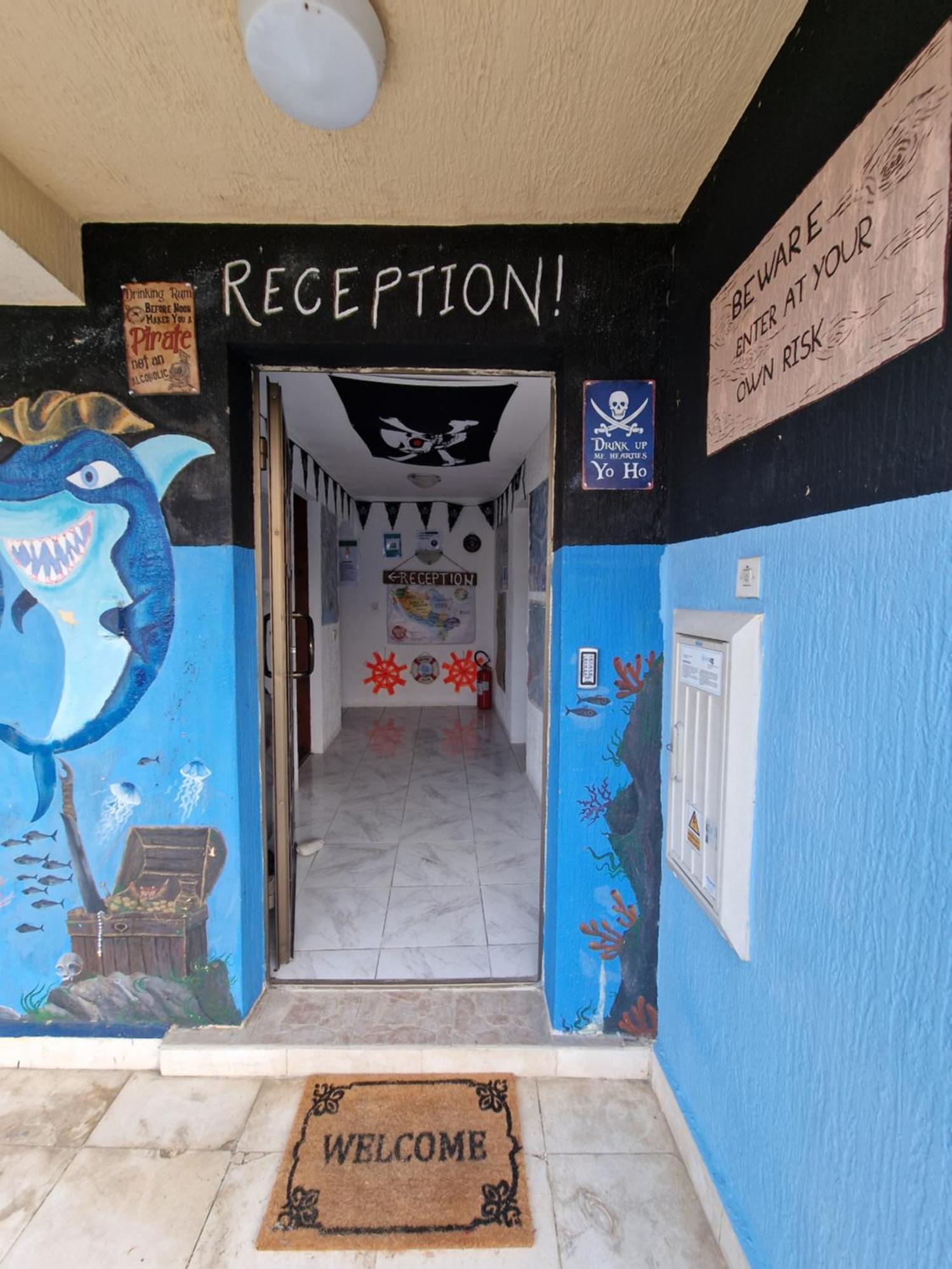 Auberge de jeunesse Pirate Backpackers à Ulcinj Extérieur photo
