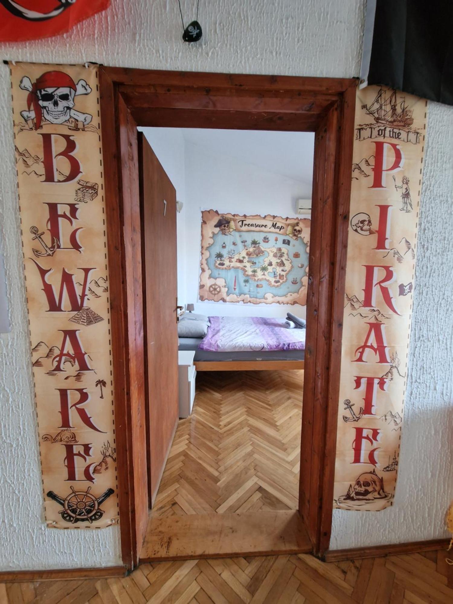Auberge de jeunesse Pirate Backpackers à Ulcinj Extérieur photo