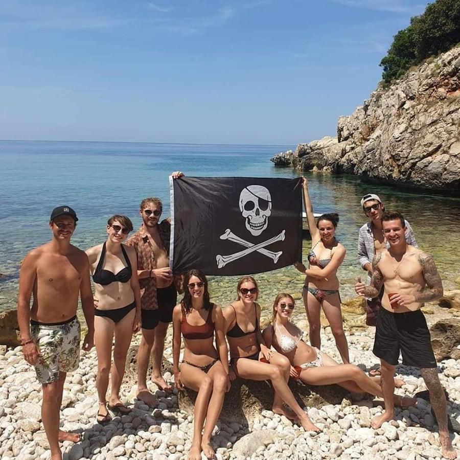 Auberge de jeunesse Pirate Backpackers à Ulcinj Extérieur photo
